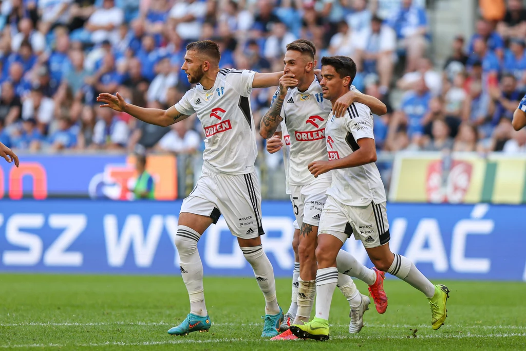 PKO Ekstraklasa: Pogoń Szczecin - Wisła Płock. O której godzinie początek meczu w sobotę? Gdzie oglądać? Transmisja w tv i stream online. Na zdjęciu piłkarze Wisły PKO Ekstraklasa: Pogoń Szczecin - Wisła Płock. O której godzinie początek meczu w sobotę? Gdzie oglądać? Transmisja w tv i stream online. Na zdjęciu piłkarze Wisły