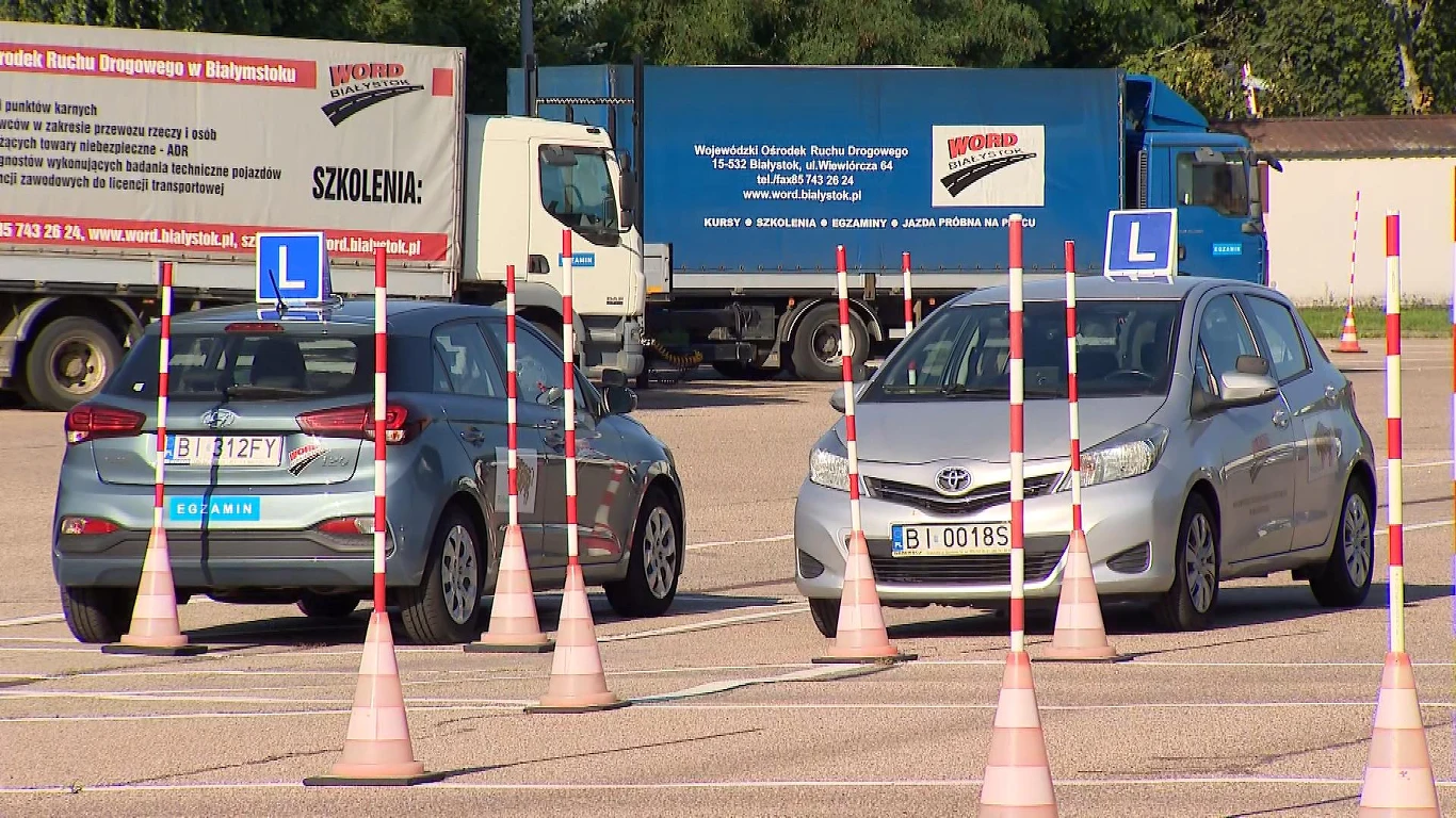 W 2024 r. zdawalność egzaminu na prawo jazdy kategorii B za pierwszym razem w Polsce wyniosła średnio około 31 proc. dla egzaminu praktycznego. W białostockim WORD nie odbyło się od poniedziałku 60 proc. egzaminów na prawo jazdy