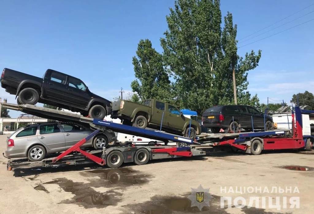 Ukraina. Grupa przestępcza sprzedawała samochody przeznaczone dla ukraińskiej armii Ukraina. Grupa przestępcza sprzedawała samochody przeznaczone dla ukraińskiej armii