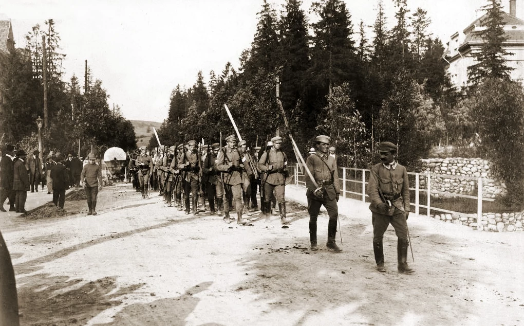 Manewry Związku Strzeleckiego, Zakopane, sierpień 1913. Na czele oddziału Mieczysław Ryś-Trojanowski