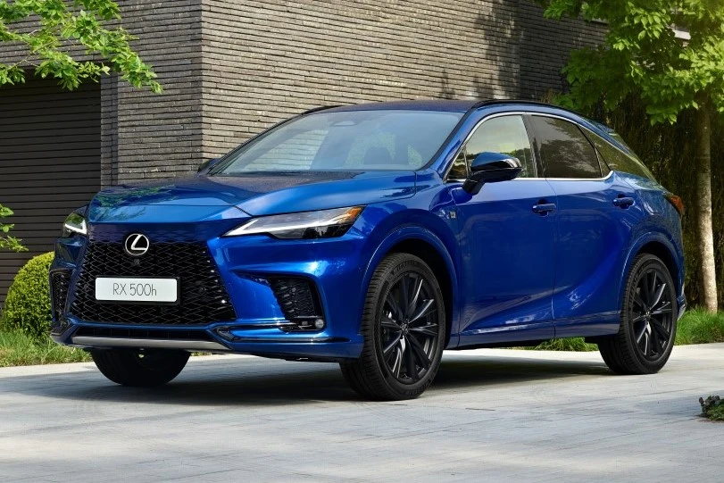 Ostatnie miejsca na podium zestawienia zajął Lexus RX. Ostatnie miejsca na podium zestawienia zajął Lexus RX.