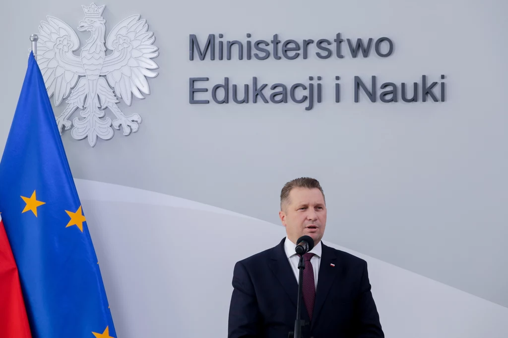 Przemysław Czarnek zapowiedział, że od 1 września średnie wynagrodzenia nauczyciela początkującego wyższe o 20 proc.