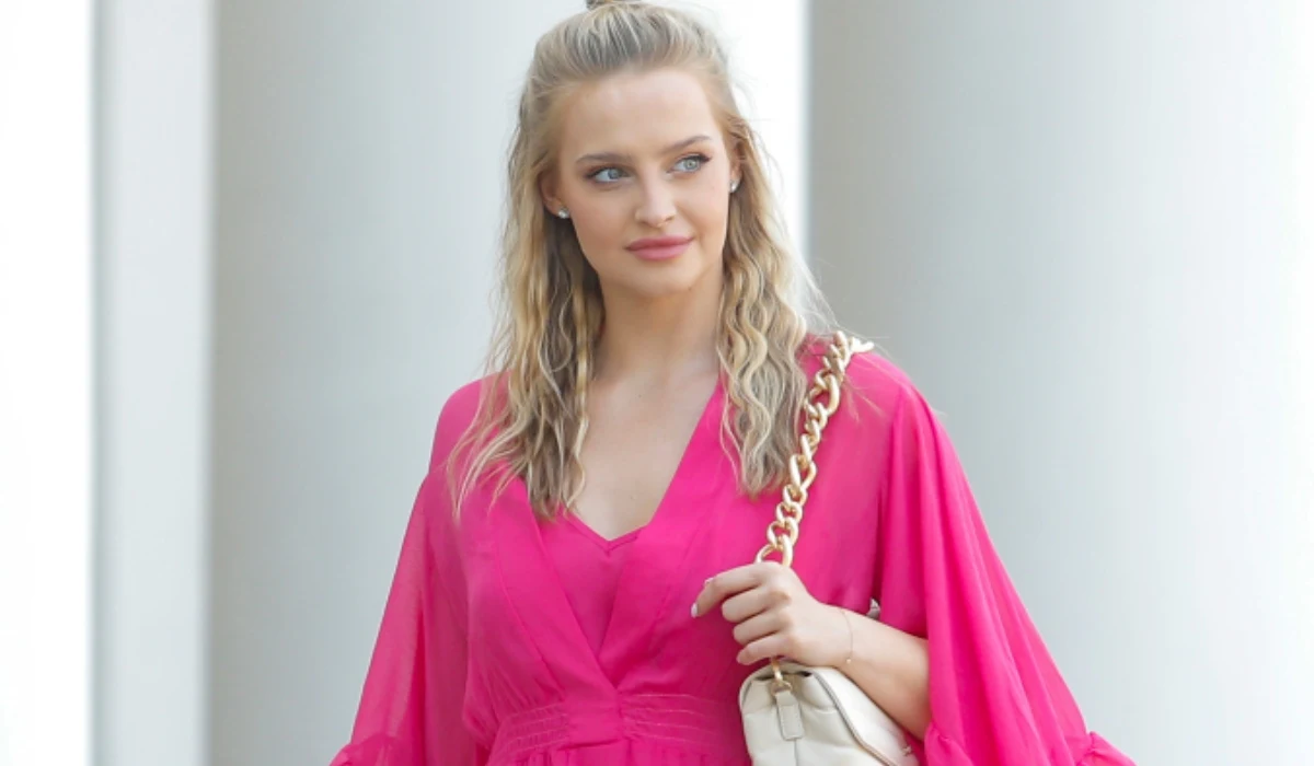 Karolina Pisarek Karolina Pisarek