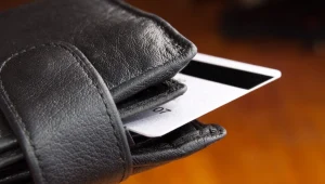 Polacy kochają gotówkę ale nie stronią od płatności elektronicznych 