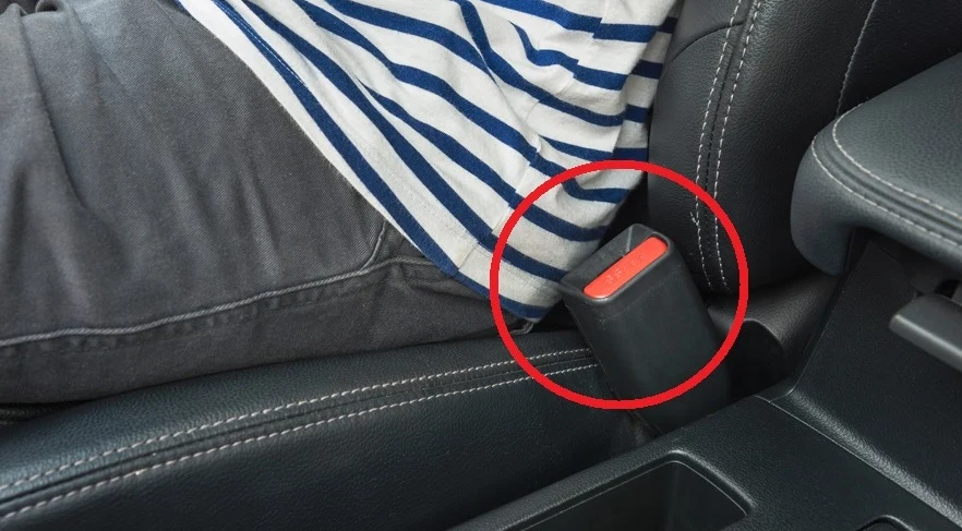 Kto zapłaci mandat, jeśli pasażer nie zapnie pasów bezpieczeństwa? Kto zapłaci mandat, jeśli pasażer nie zapnie pasów bezpieczeństwa?