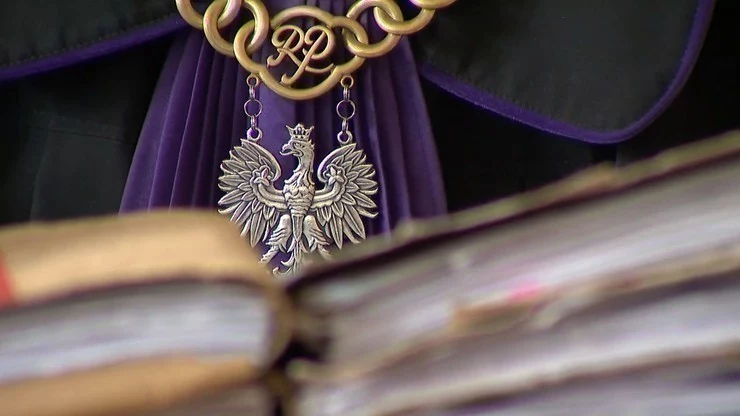 Procedura losowania składów orzekających w tych sprawach została szczegółowo określona w regulaminie SN. Procedura losowania składów orzekających w tych sprawach została szczegółowo określona w regulaminie SN.