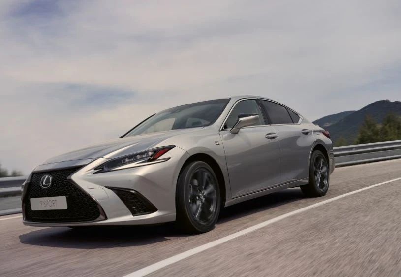 Lexus ES na rok modelowy 2023. Lexus ES na rok modelowy 2023.