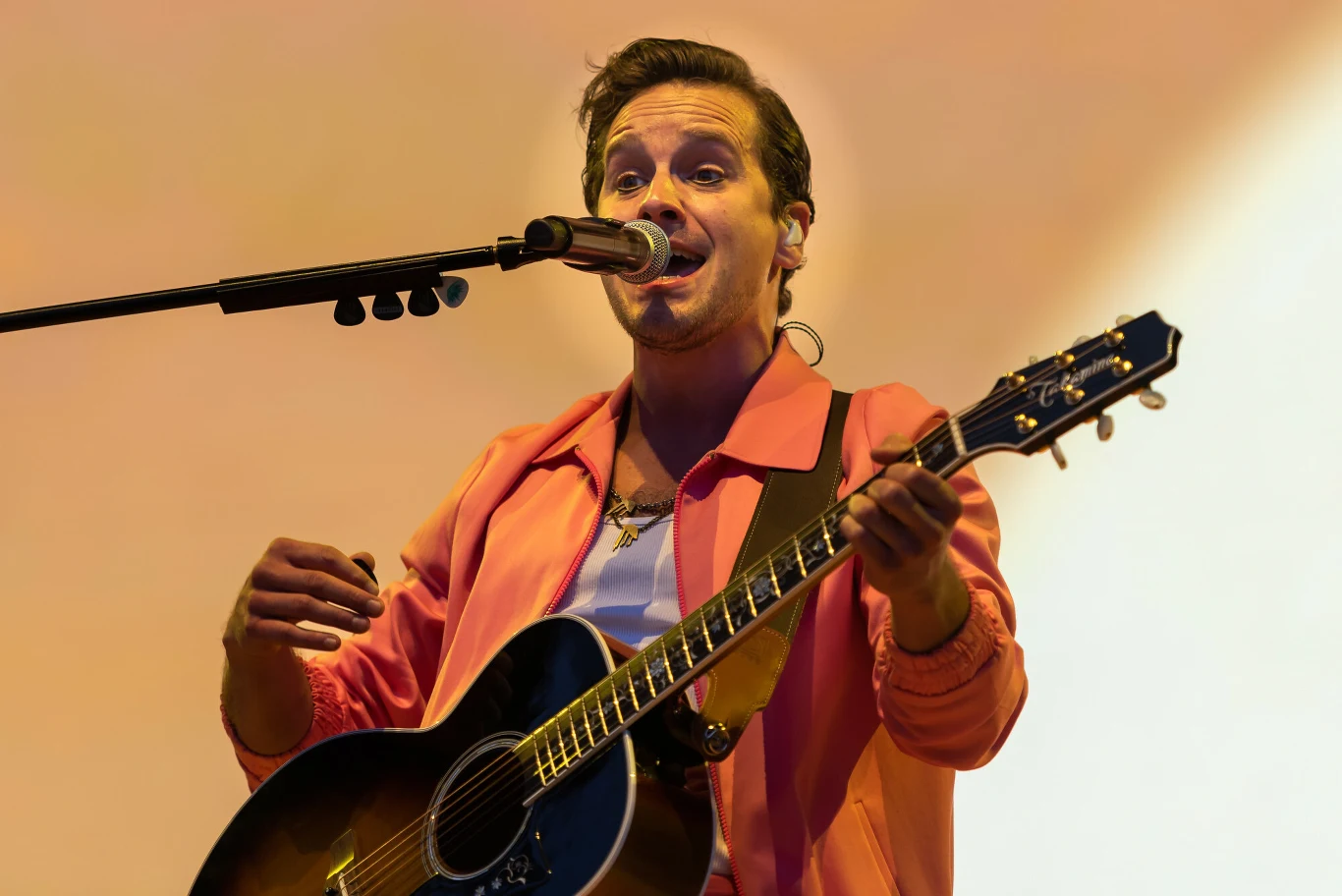 Krzysztof Zalewski podczas wyjątkowego koncertu na Earth Festival w Uniejowie Krzysztof Zalewski podczas wyjątkowego koncertu na Earth Festival w Uniejowie