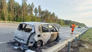 Na trasie S8 spłonął samochód osobowy