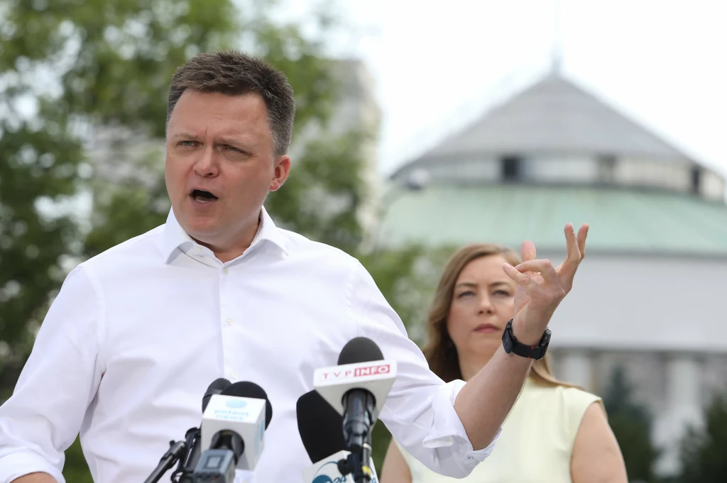 Szymon Hołownia domaga się odpowiedzi od rządu Szymon Hołownia domaga się odpowiedzi od rządu