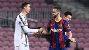 Miralem Pjanić w meczu z Juventusem. Ostatni raz grał dla Barcelony, gdy jego partnerem z drużyny był Leo Messi, a Ronaldo wciąż był piłkarzem Juventusu
