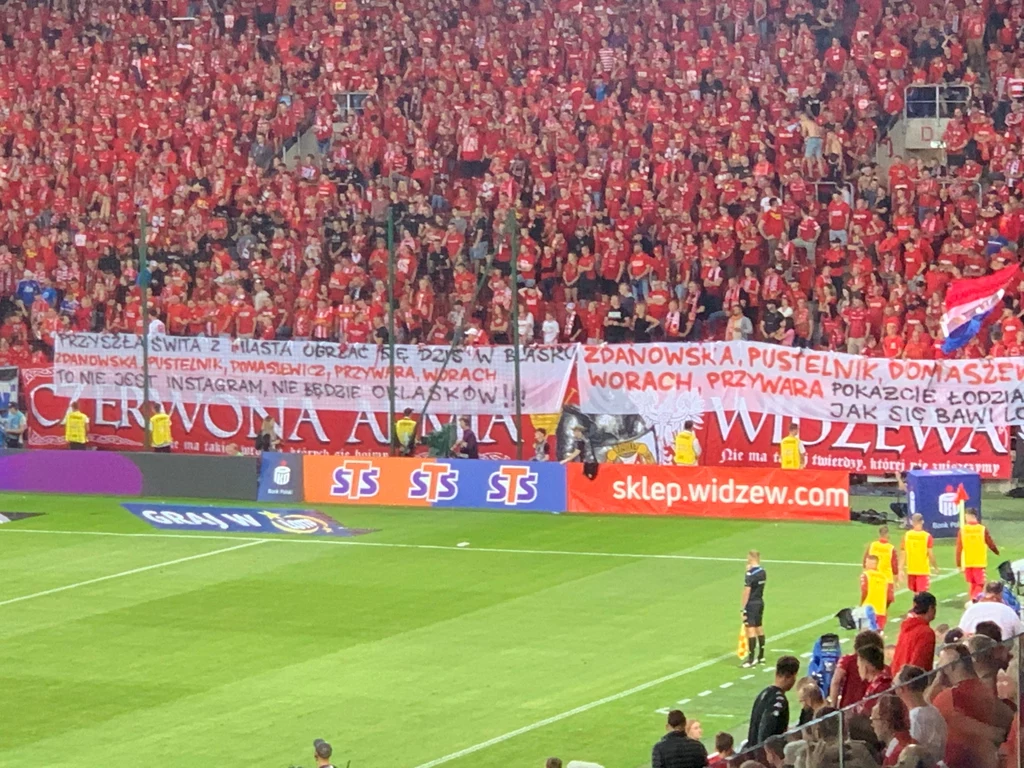 Transparenty podczas meczu Widzew - Legia Transparenty podczas meczu Widzew - Legia
