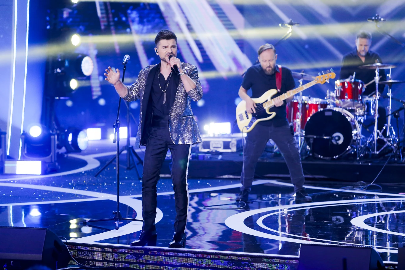 Na wielki finał Łukasz Zagrobelny zaśpiewał przebój Queen "Don't Stop Me Now". 