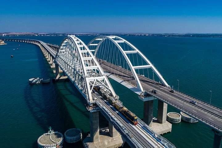 Ukraina. Rosja zamknęła most Krymski Ukraina. Rosja zamknęła most Krymski
