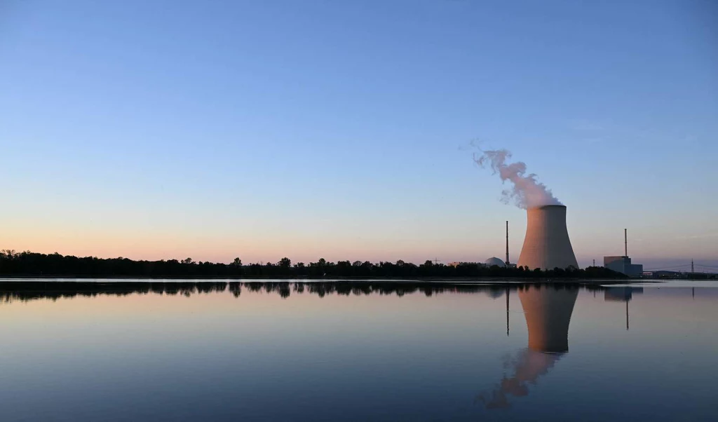 Isar - elektrownia jądrowa typu PWR w Essenbach koło Landshut w Bawarii