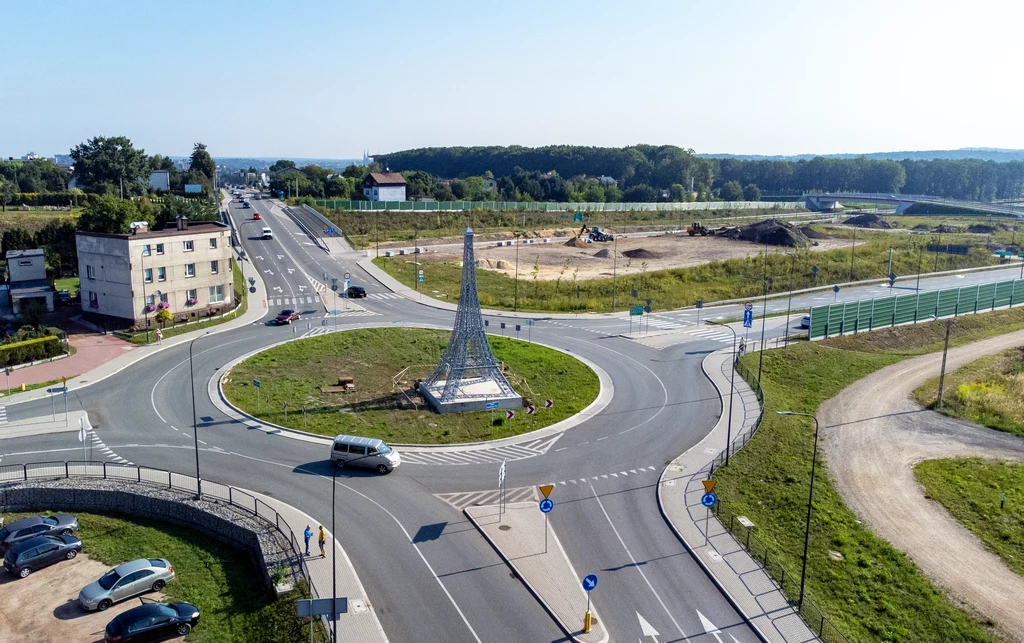 Paryż w Rybniku ma 15-metrową wieżę Eiffla. Zdecydowali mieszkańcy