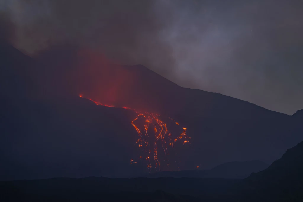 Wulkan Etna jest zdolny do potężnych erupcji Wulkan Etna jest zdolny do potężnych erupcji