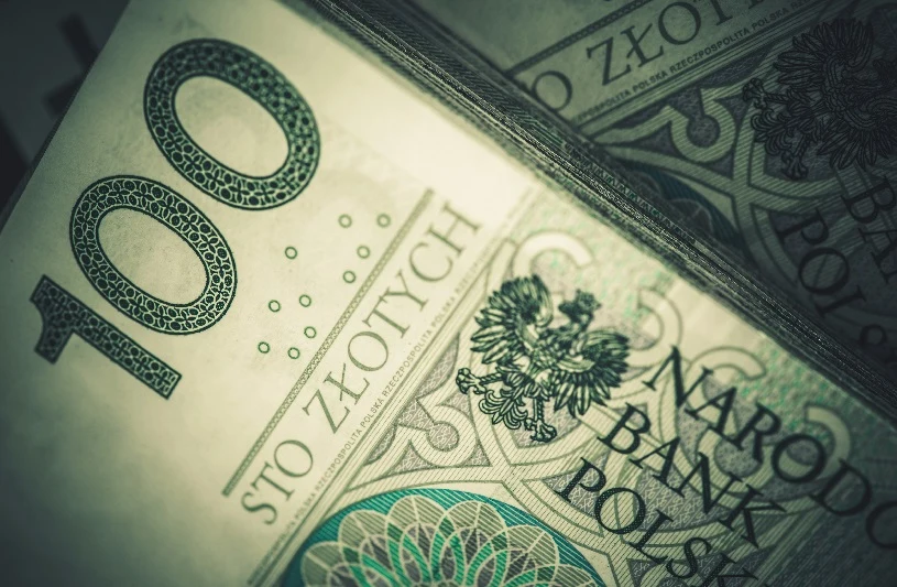 Złoty w ostatnich tygodniach zyskał do euro i dolara, przełamując ważne poziomy