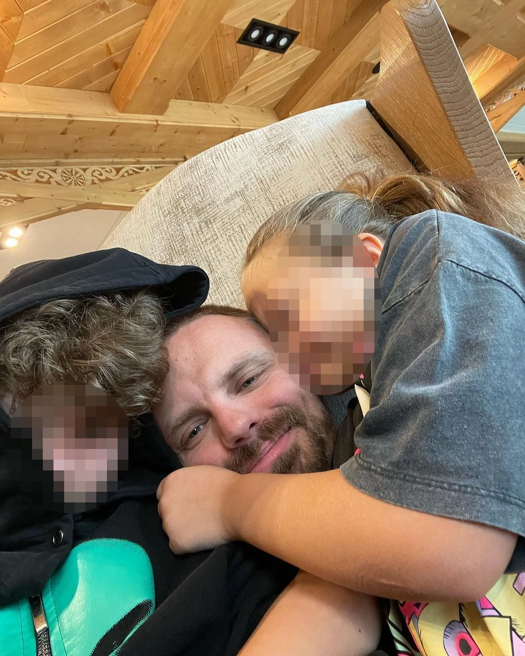 Marcin Hakiel z dziećmi Marcin Hakiel z dziećmi