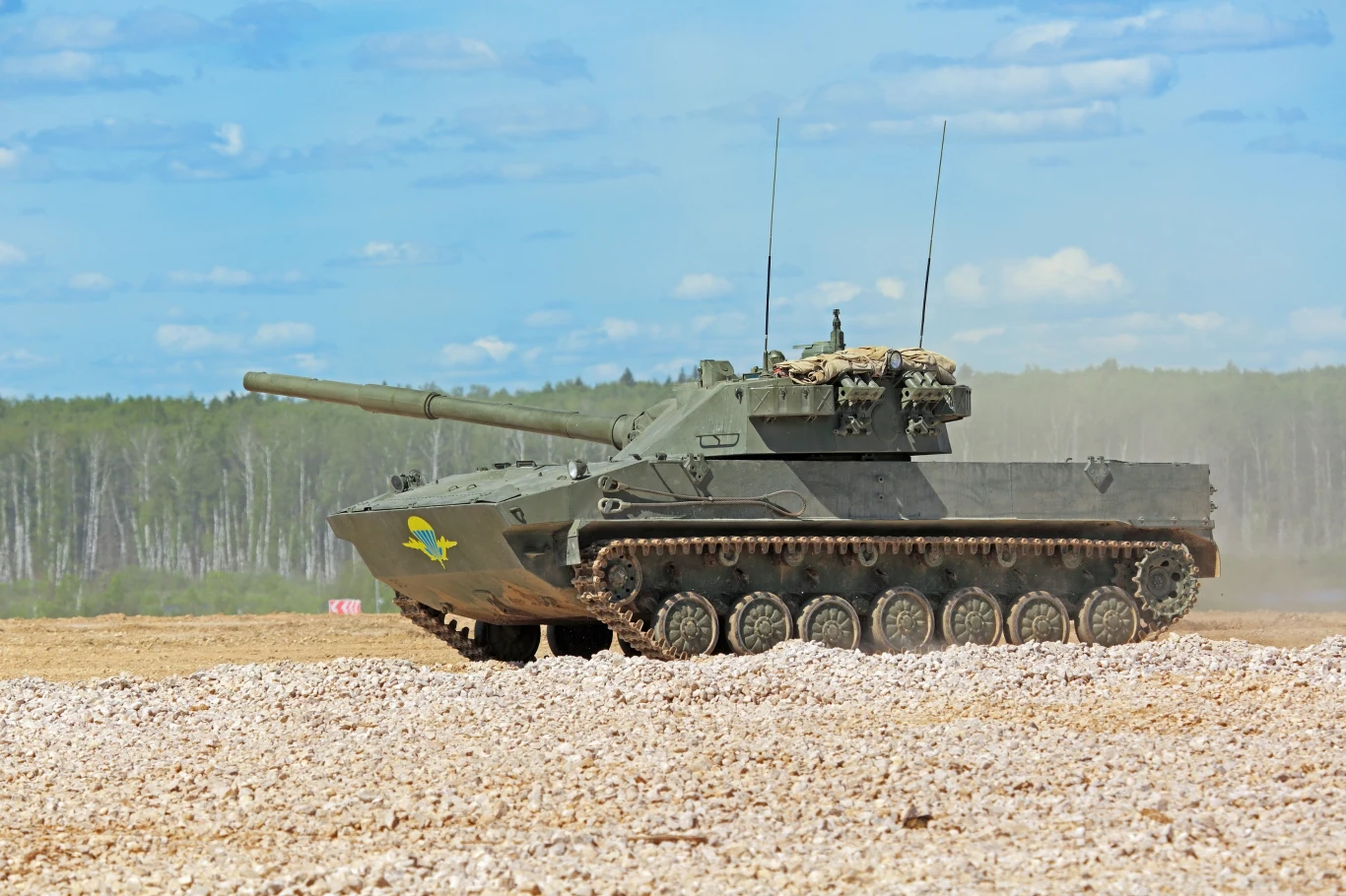 2S25M Sprut-SDM1 podczas pokazów terenowych 2S25M Sprut-SDM1 podczas pokazów terenowych