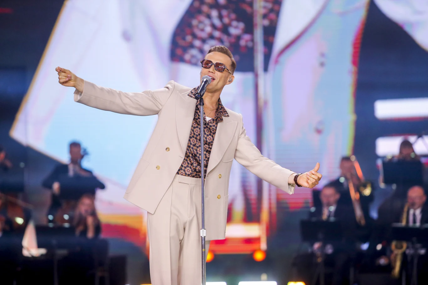 Mrozu wykonał przeboje "Złoto" i "Nic do stracenia". 