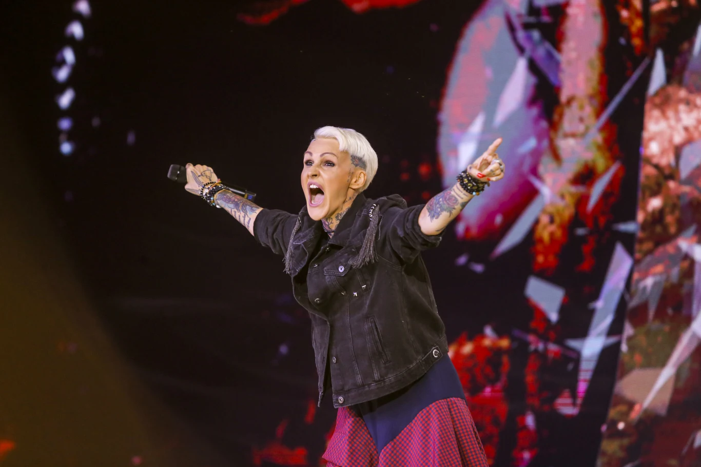 Agnieszka Chylińska wystąpiła z utworami "Kiedy powiem sobie dość" oraz "Winna". Po raz pierwszy w telewizji wykonała też swój nowy singel "Jest nas więcej".