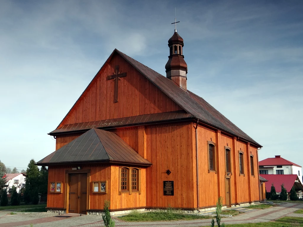 Parafia Matki Bożej Królowej Polski w Domostawie Parafia Matki Bożej Królowej Polski w Domostawie