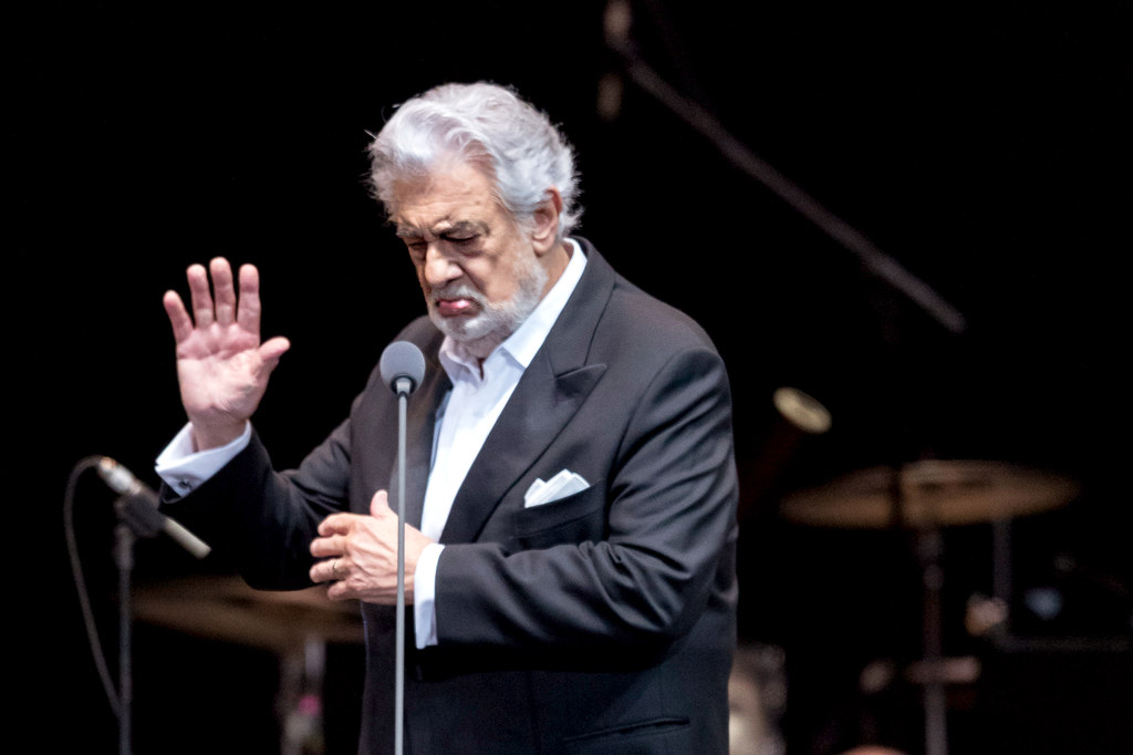 Placido Domingo zamawiał prostytutki od grupy przestępczej?