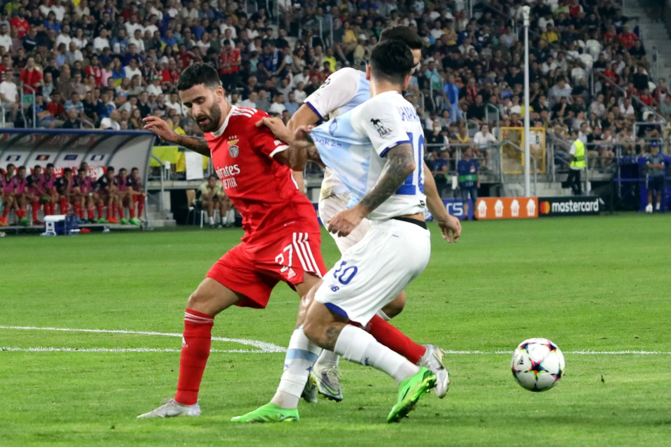 Podczas meczu Dynam,o - Benfica trybuny w Łodzi były pełne Podczas meczu Dynam,o - Benfica trybuny w Łodzi były pełne