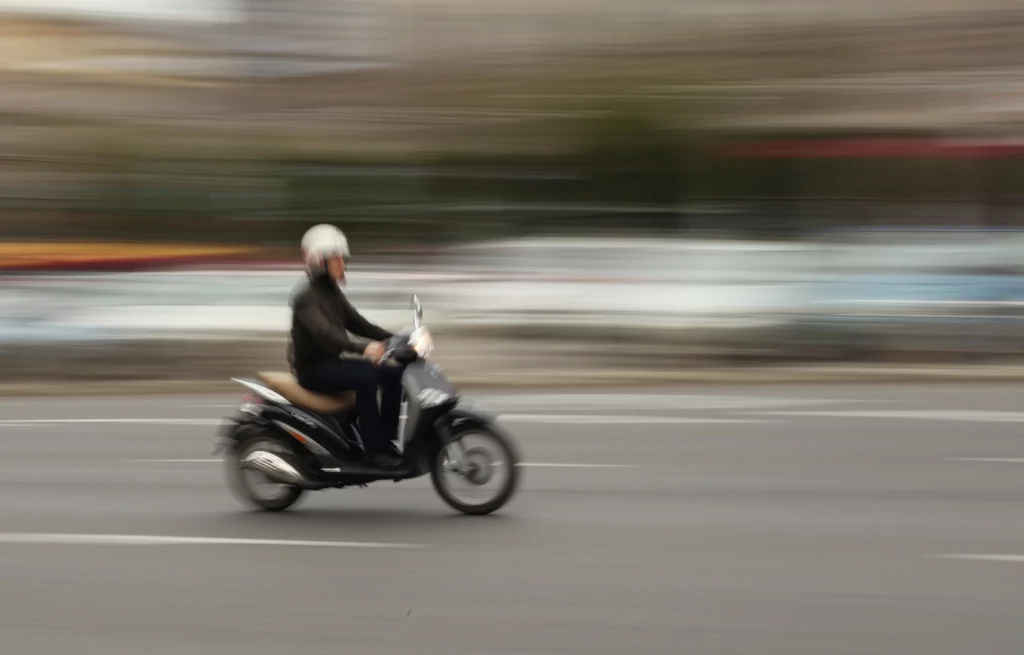 Zadzwonił jadący za motorowerem świadek Zadzwonił jadący za motorowerem świadek