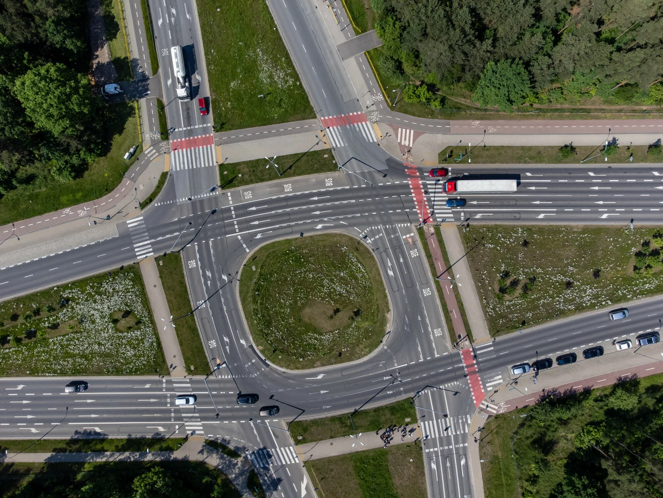 Jak jeździć po rondach? To wcale nie jest trudna sztuka Jak jeździć po rondach? To wcale nie jest trudna sztuka