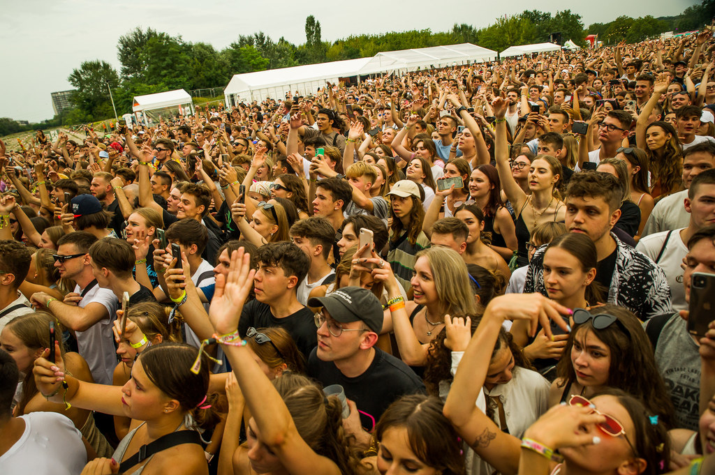 Publicznośc pierwszego dnia Kraków Live Festival 2022