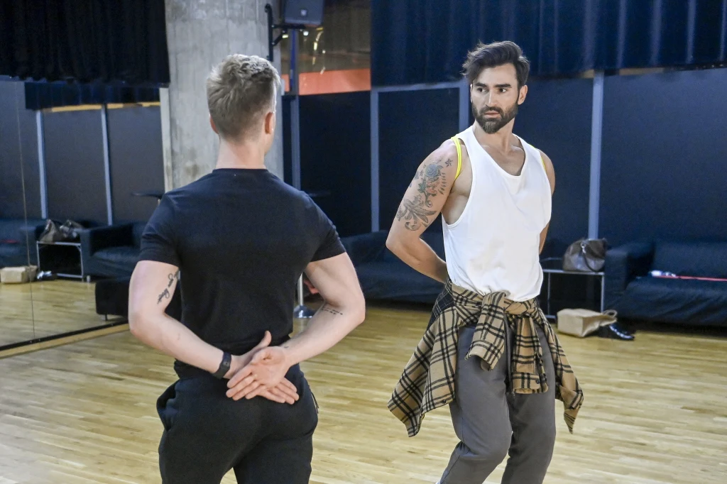 Jacek Jelonek trenuje do programu "Dancing with the Stars. Taniec z gwiazdami"