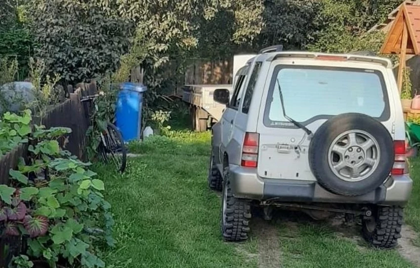 Terenowe Mitsubishi nie było dopuszczone ruchu i nie miało OC, a jego kierowca był pijany i chciał uciec policji...