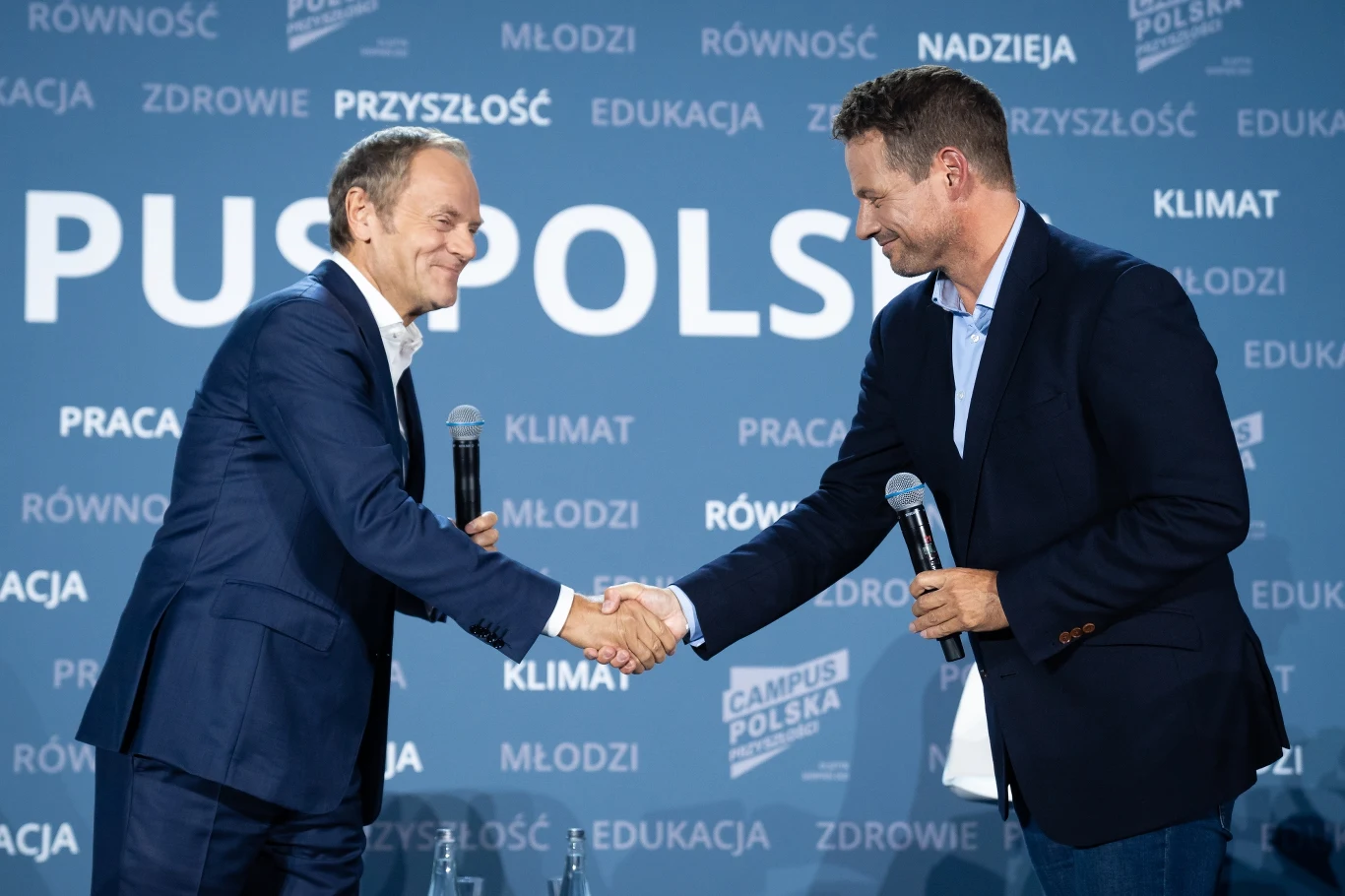 Donald Tusk i Rafał Trzaskowski podczas inauguracji wydarzenia "Campus Polska Przyszłości" w 2021 roku Donald Tusk i Rafał Trzaskowski podczas inauguracji wydarzenia "Campus Polska Przyszłości" w 2021 roku