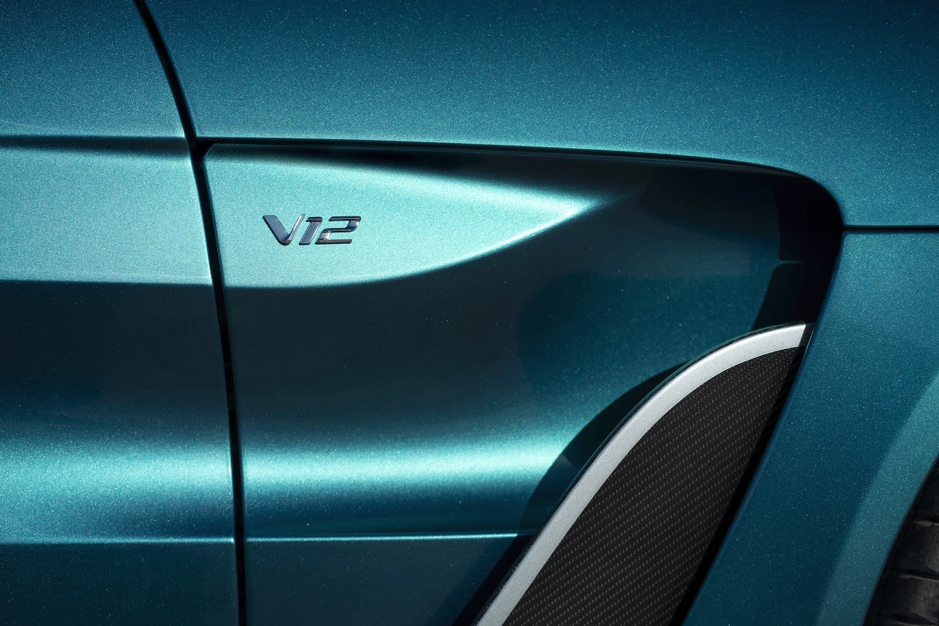 Aston Martin V12 Vantage Roadster Aston Martin V12 Vantage Roadster