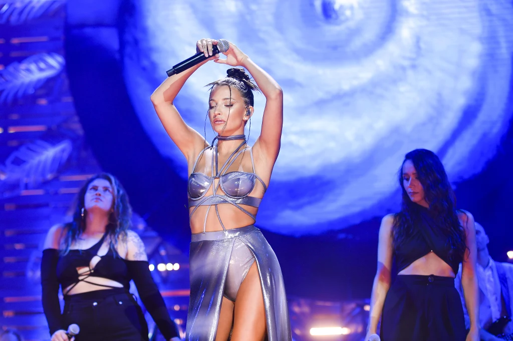 Julia Wieniawa Julia Wieniawa