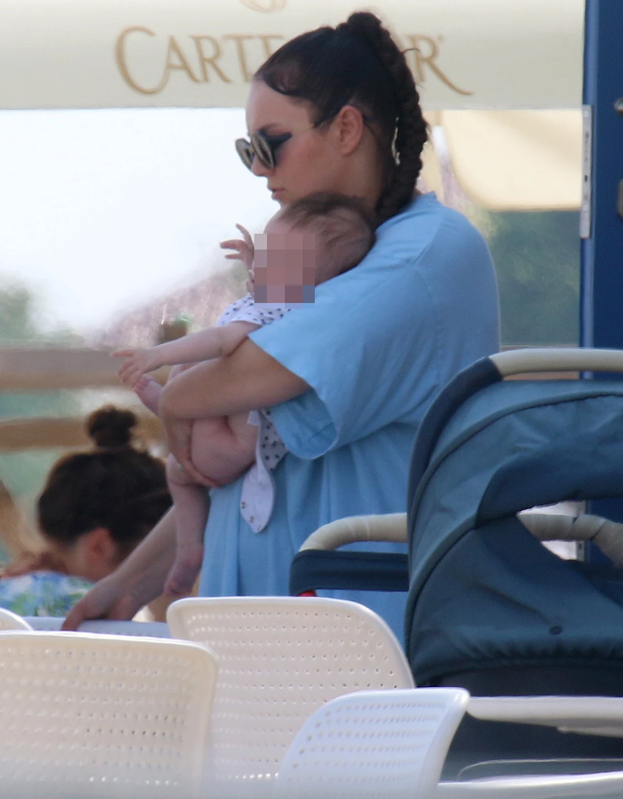 Ewa Farna z mężem i dziećmi w Sopocie