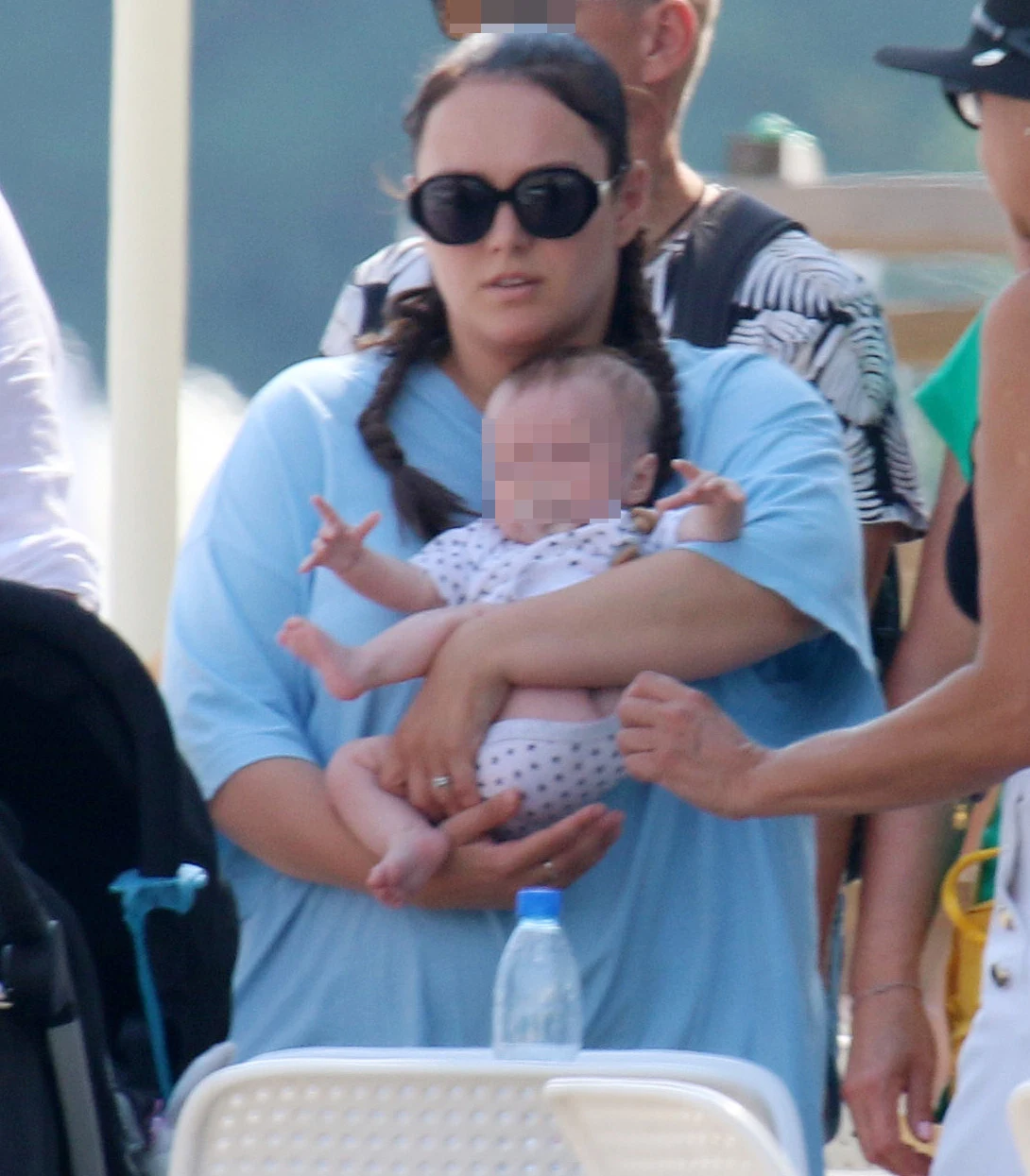 Ewa Farna z mężem i dziećmi w Sopocie