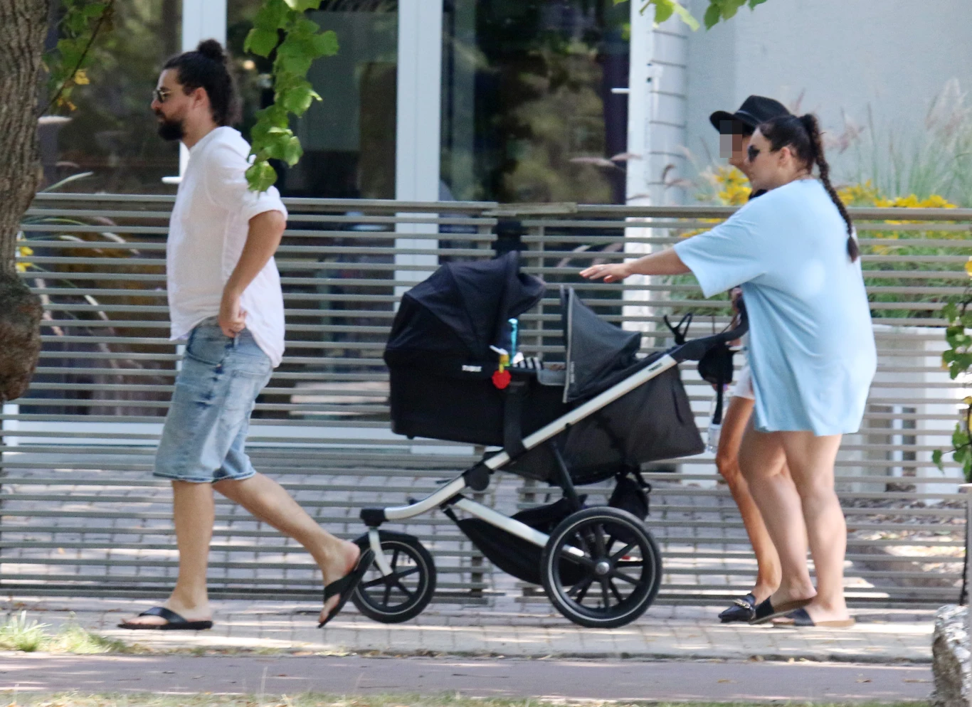 Ewa Farna z mężem i dziećmi w Sopocie