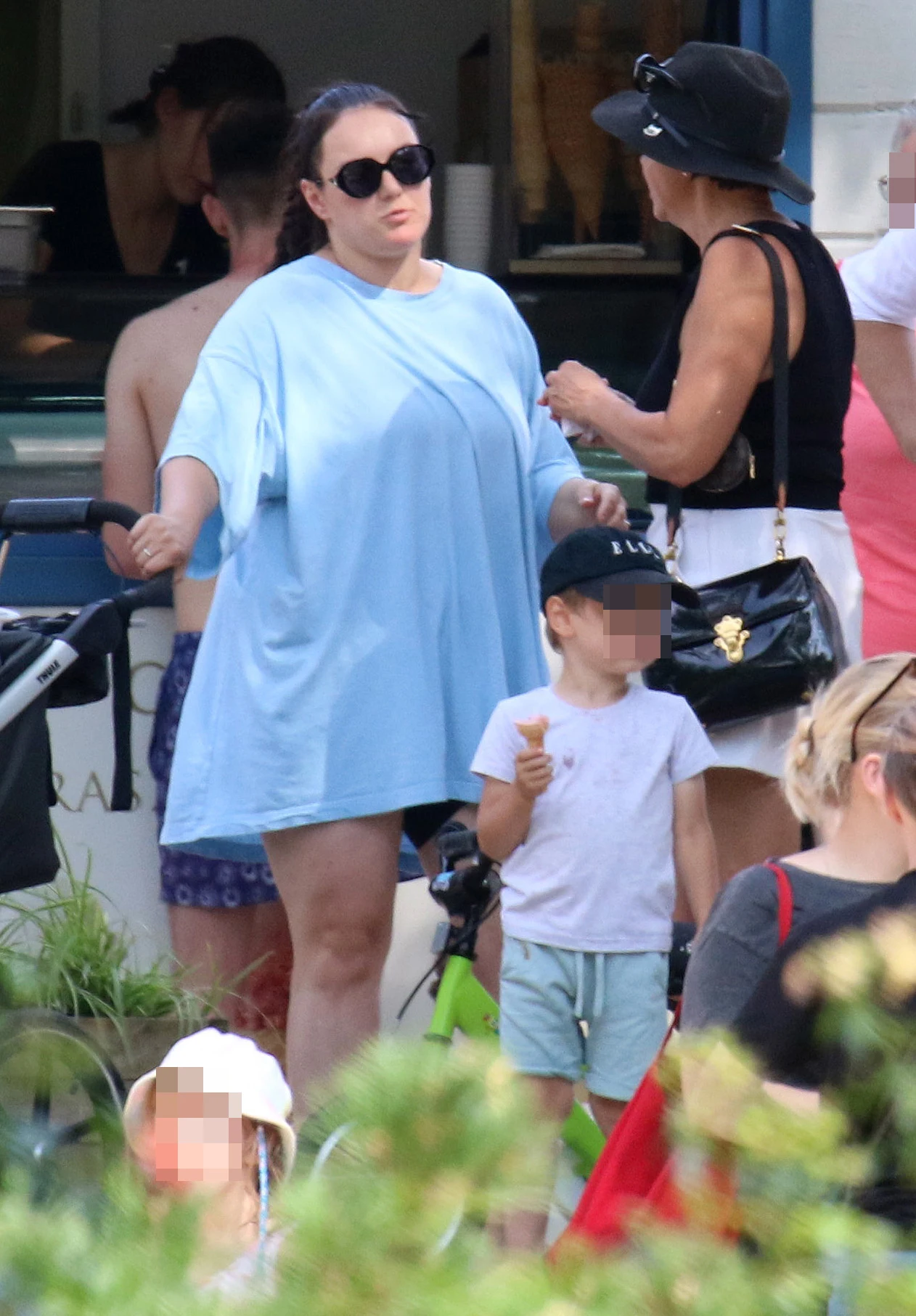 Ewa Farna z mężem i dziećmi w Sopocie