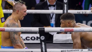 Usyk, zdaniem ojca Tysona Fury'ego, dopiero zamyka podium najlepszych "ciężkich" na świecie