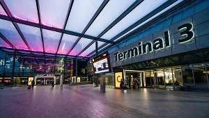 Prawie w każdy weekend lata do końca sierpnia - łącznie przez 31 dni - strajkować będą pracownicy kontroli bezpieczeństwa na londyńskim lotnisku Heathrow - ogłosił w środę reprezentujący ich związek zawodowy Unite. 