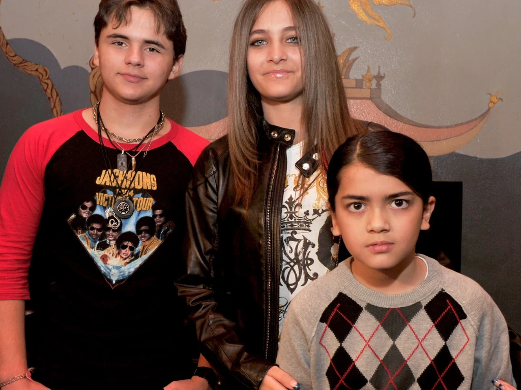 Dawno niewidziane dzieci Michaela Jacksona na ściance. Tak dziś wyglądają!