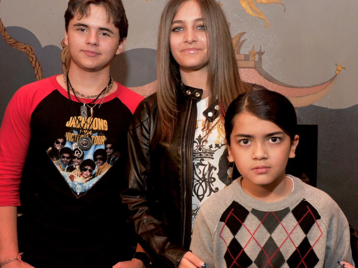 Dawno niewidziane dzieci Michaela Jacksona na ściance. Tak dziś wyglądają!