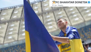Taras Stepanenko wciąga flagę z 1976 roku