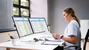 Pojawiło się zapotrzebowanie na pracowników zajmujących się przygotowywaniem dokumentów niezbędnych do rozpoczęcia, a następnie finalizacji procedury rejestracyjnej leku (zdj. ilustracyjne)