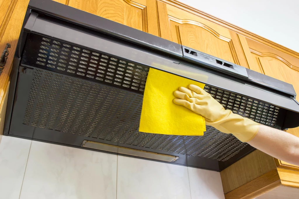 Domowe sposoby na czyszczenie okapu ułatwią dbanie o porządek i higienę w kuchni