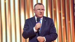 Jacek Kurski podczas prezentacji ramówki TVP na jesień 2022