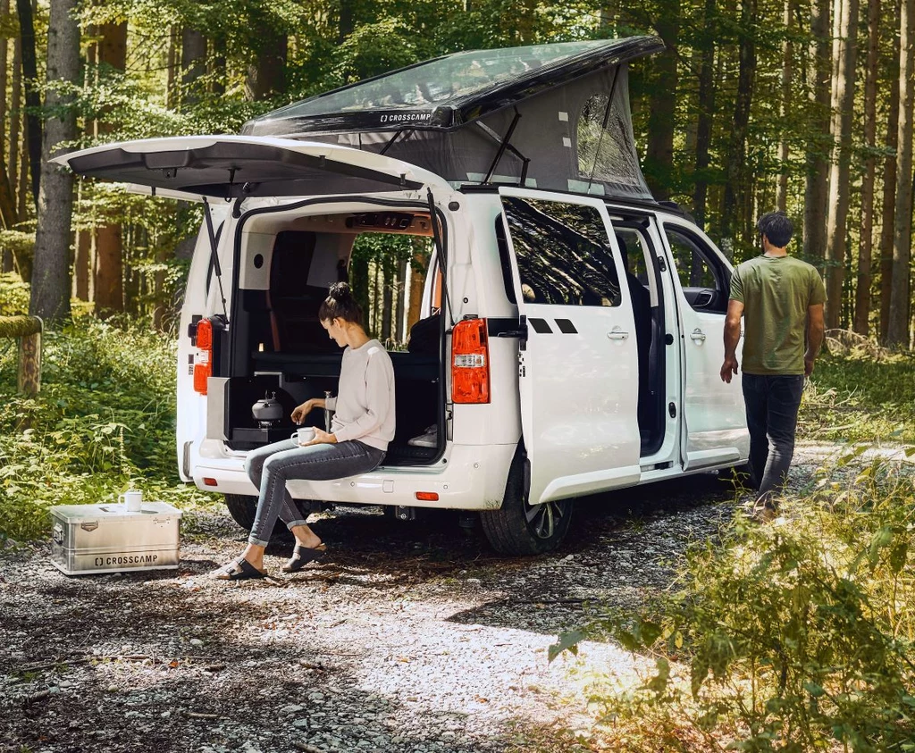 Opel Zafira-e Life Crosscamp Flex pojawi się na Caravan Salon 2022.